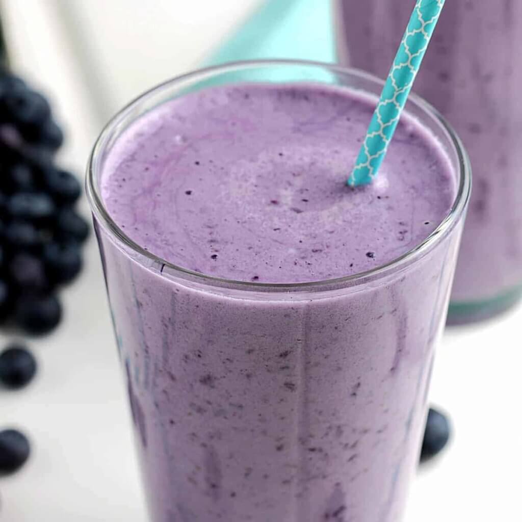 simple blueberry smoothie